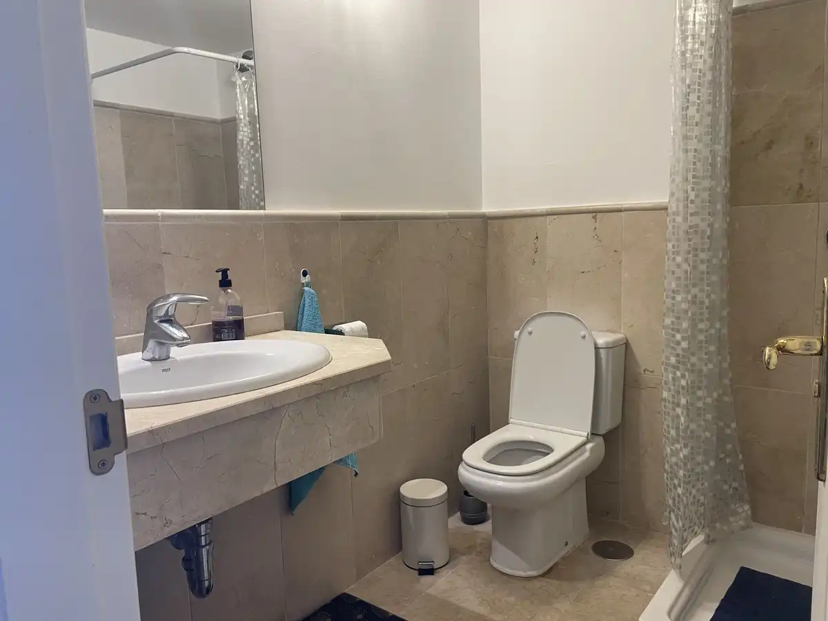 Baño de Piso en venta en Estepona con Terraza y Piscina