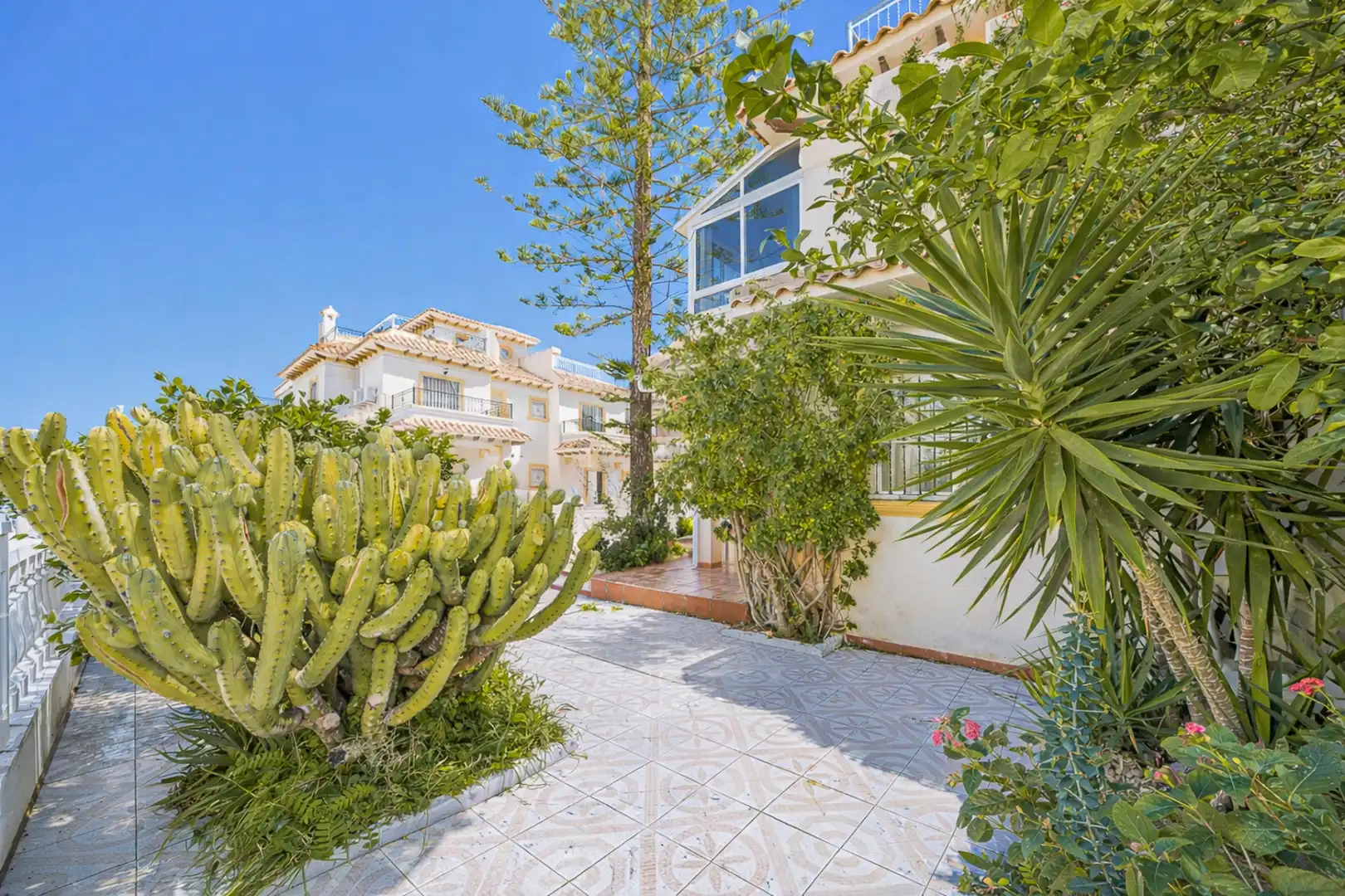 Jardí de Casa o xalet en venda en Orihuela amb Aire condicionat, Terrassa i Piscina