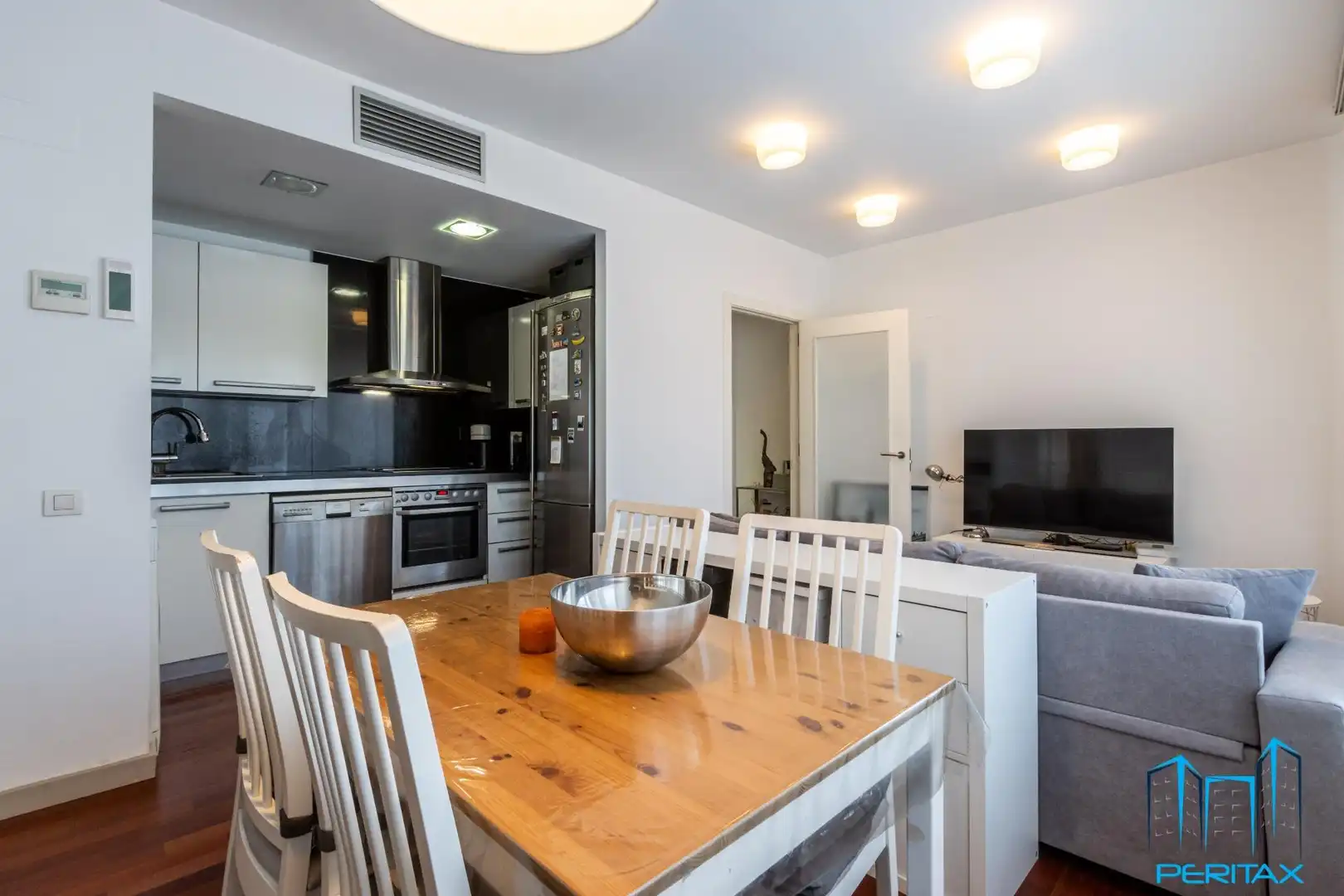 Kitchen of Flat for sale in Sabadell  with Parquet flooring and Alarm