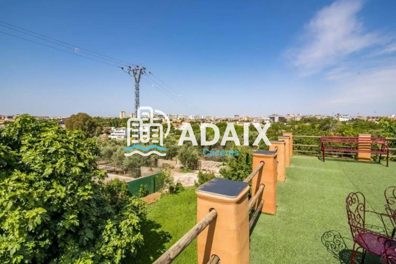 Jardí de Casa o xalet en venda en Cáceres amb Aire condicionat i Terrassa