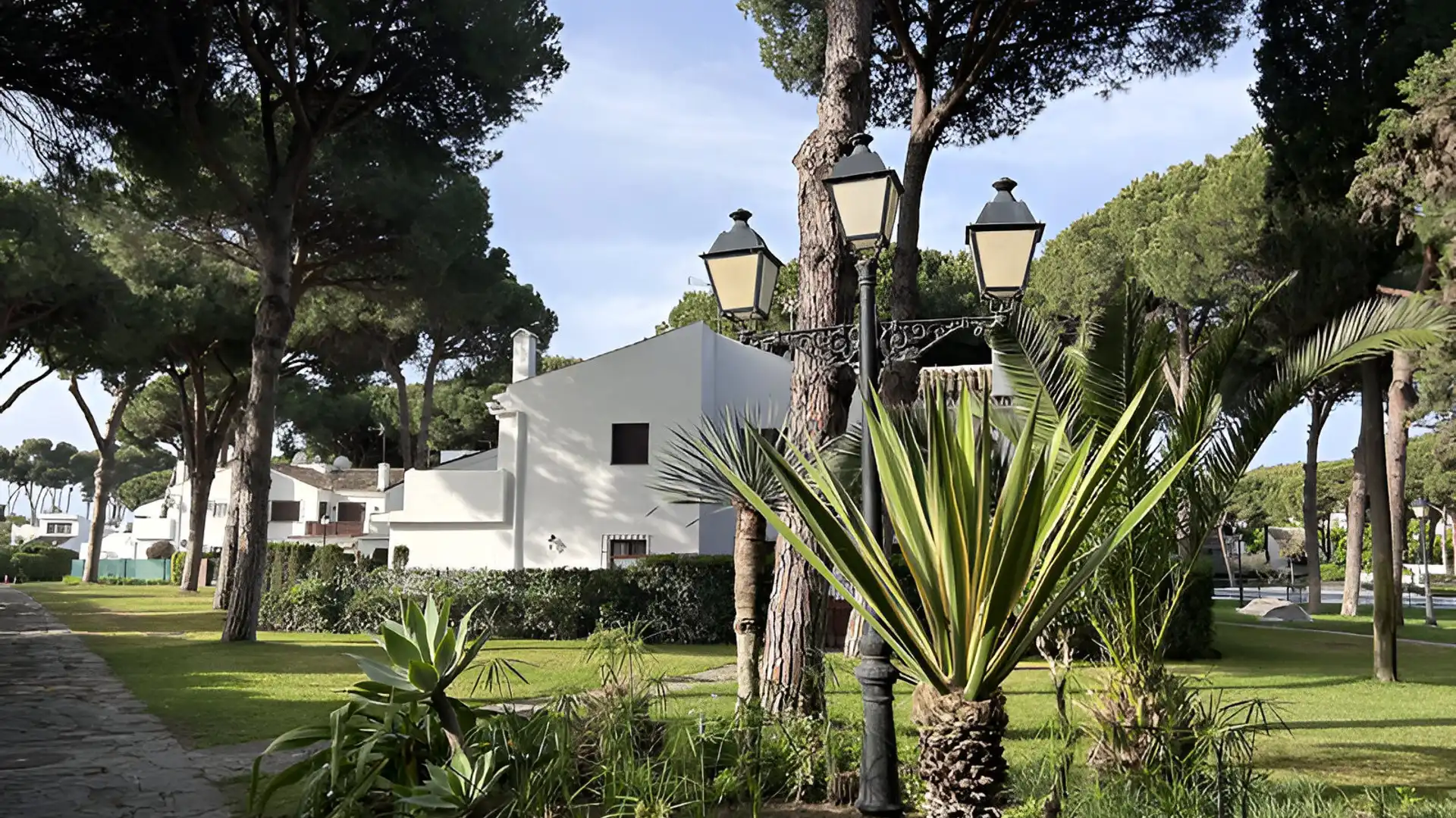 Jardín de Dúplex en venta en Estepona con Aire acondicionado, Terraza y Piscina