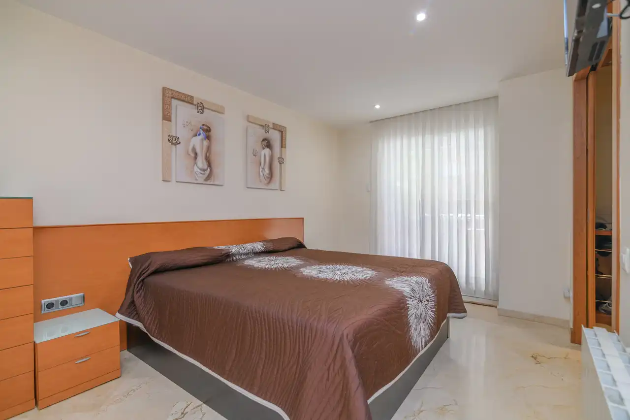 Schlafzimmer von Wohnung zum Verkauf in Gavà mit Klimaanlage, Heizung und Balkon