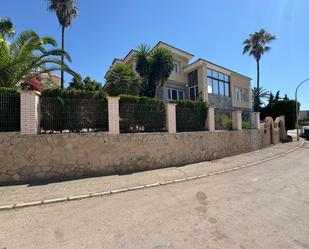 Vista exterior de Casa o xalet en venda en Orihuela amb Calefacció, Jardí privat i Terrassa