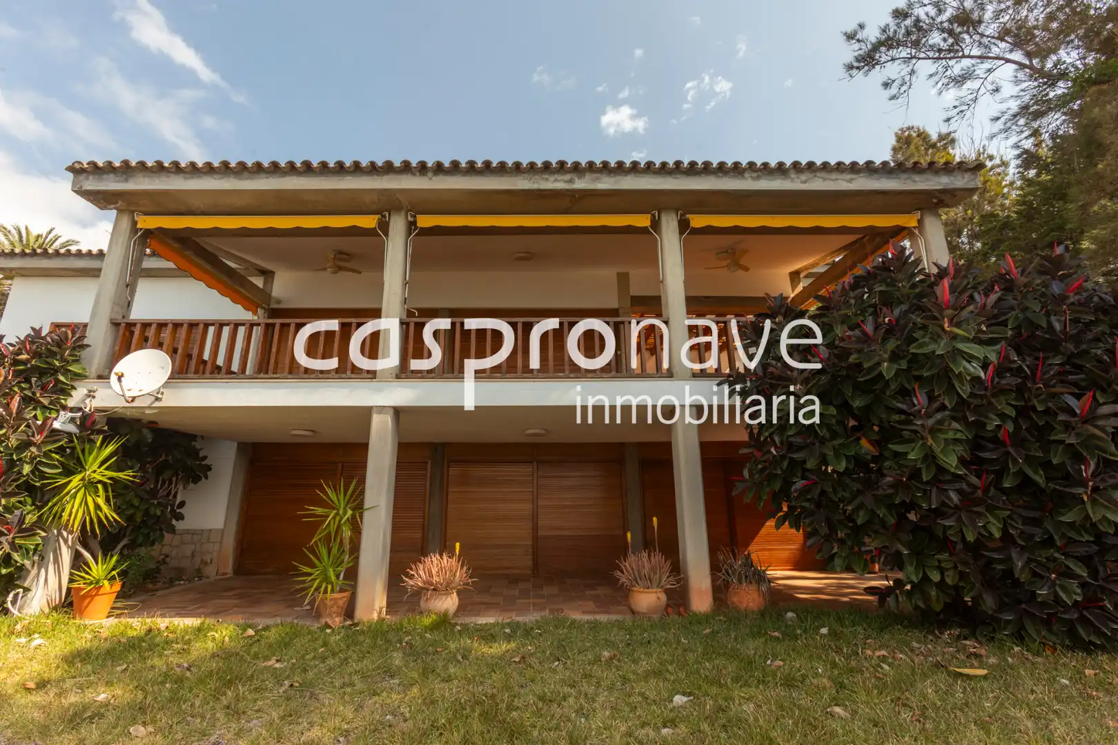 Vista exterior de Casa o xalet en venda en Oropesa del Mar / Orpesa amb Jardí privat, Terrassa i Piscina