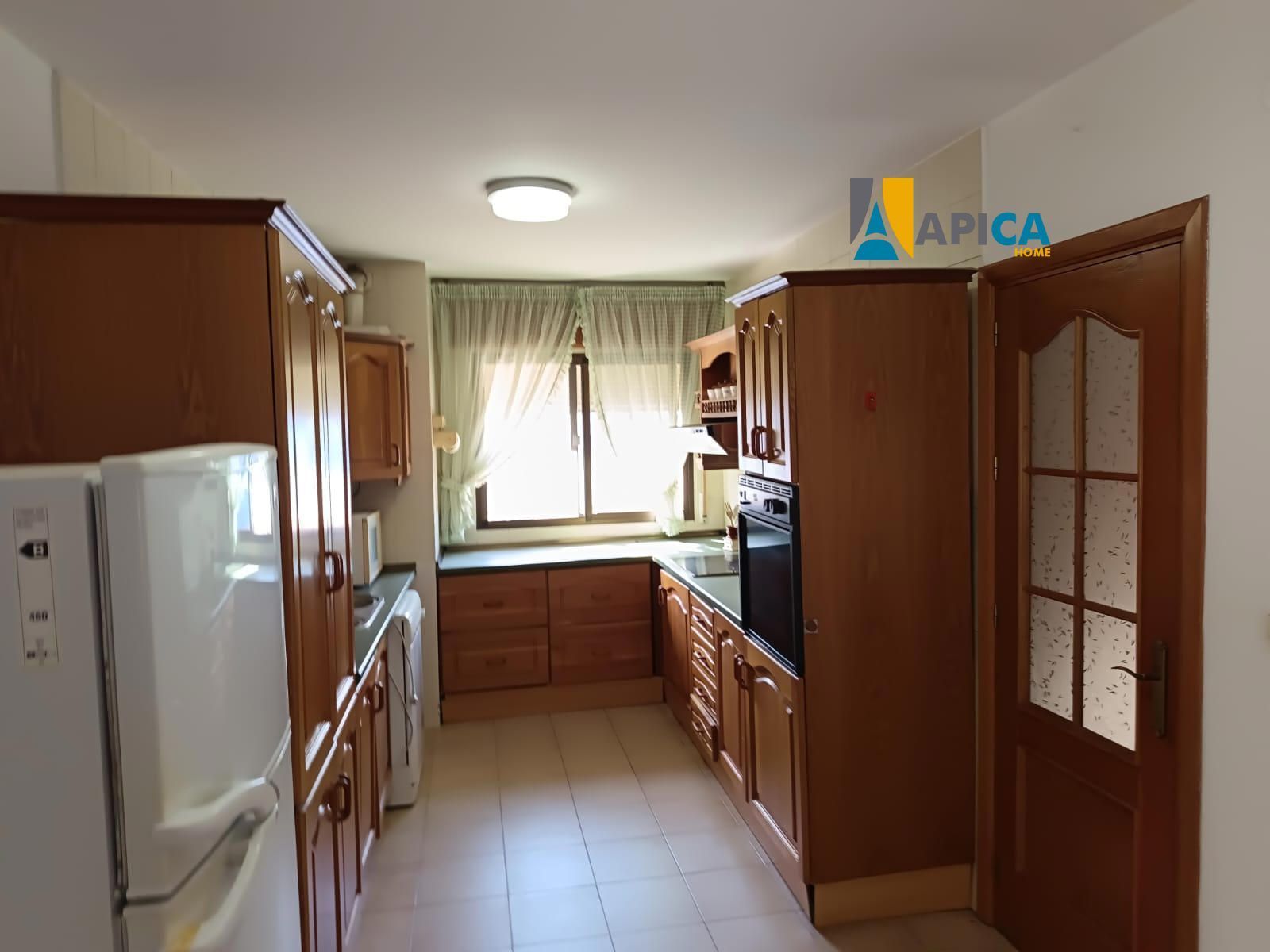 Casa adosada en venda a La Atunara - Periáñez