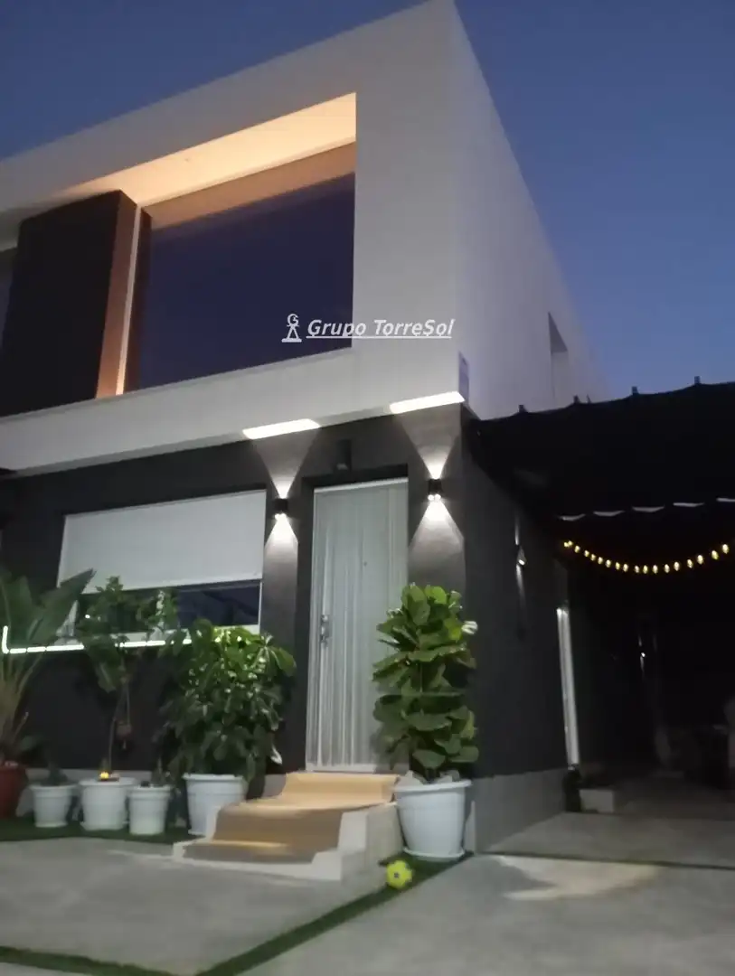 Casa aparellada amb piscina en venda a Chipre, imagen 44