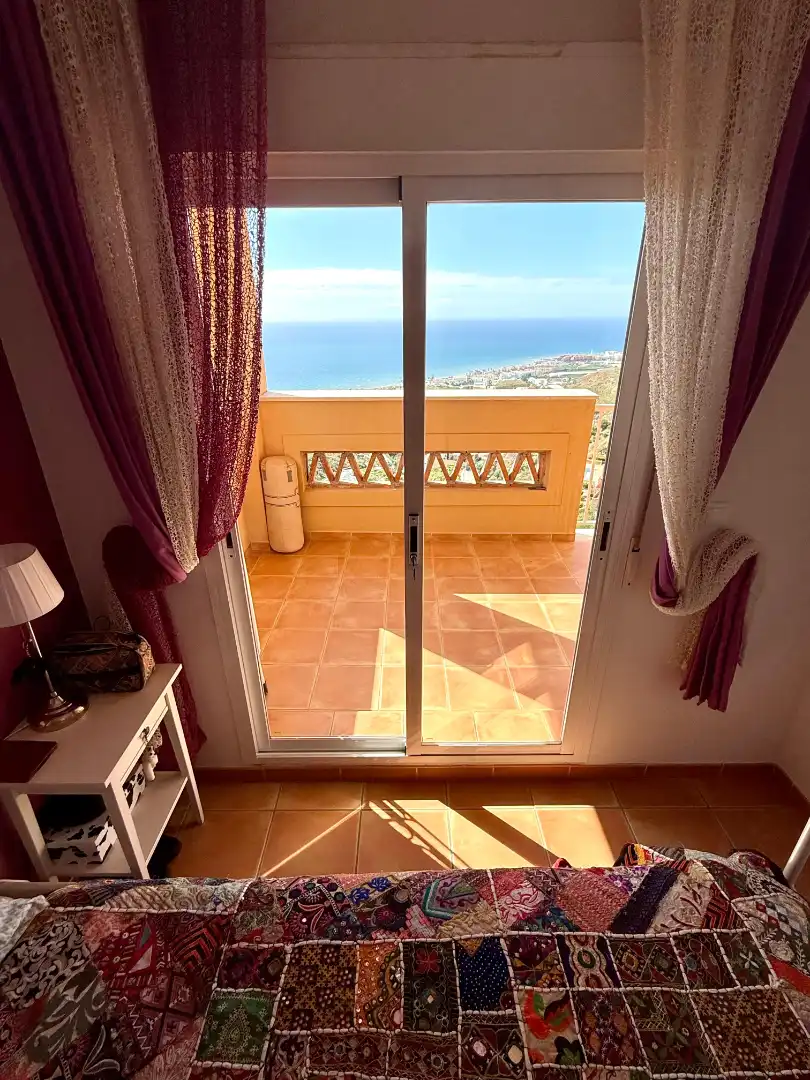 Terrassa de Casa adosada en venda en Torrox amb Aire condicionat, Calefacció i Jardí privat