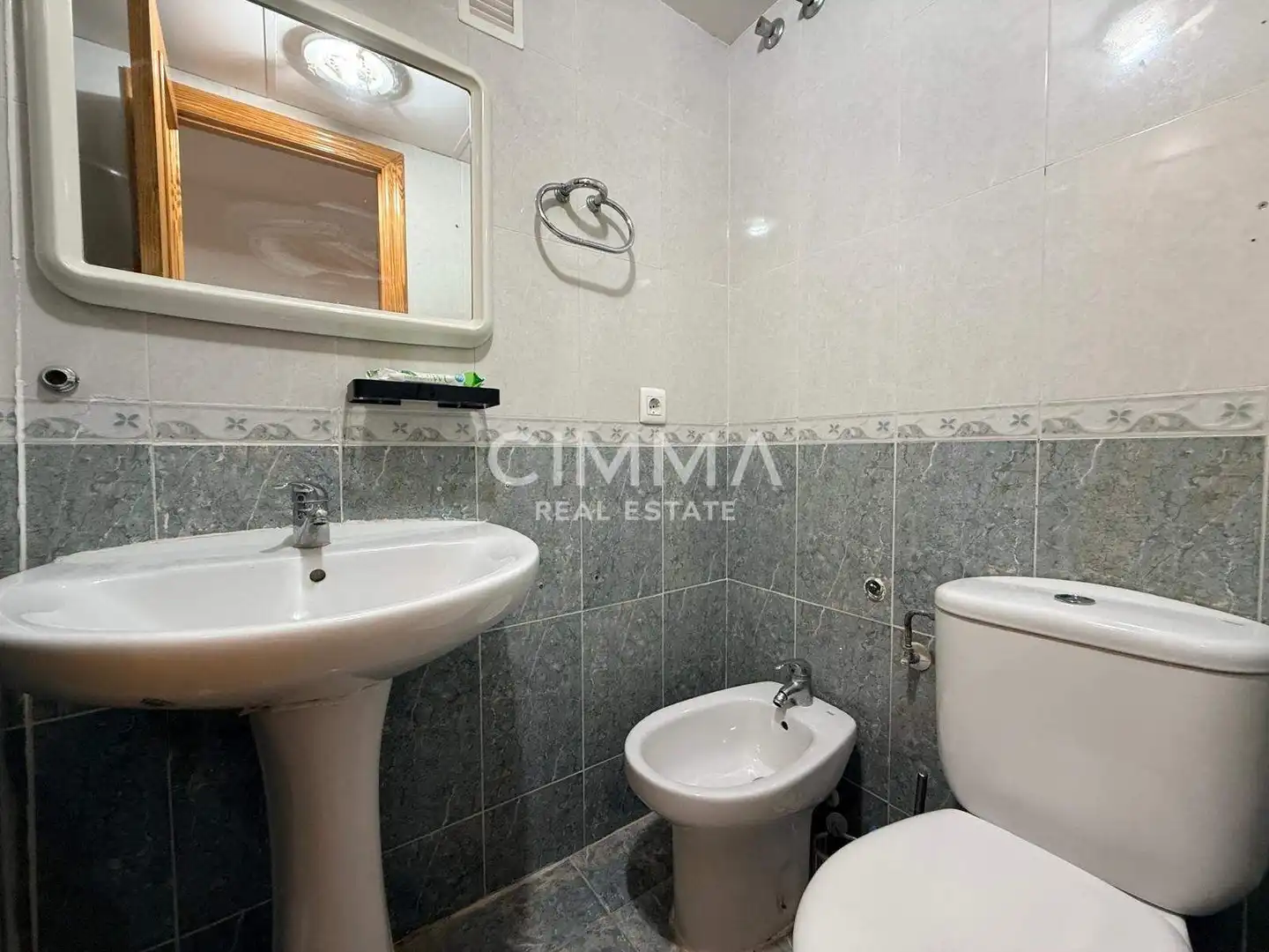 Baño de Apartamento en venta en Benidorm con Aire acondicionado, Jardín privado y Terraza