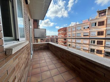 Pis amb ascensor en venda a Sants - Montjuïc