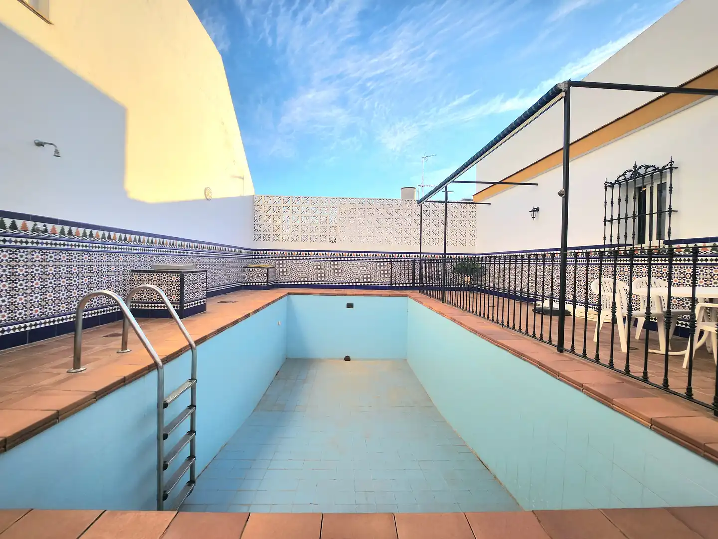 Piscina de Casa o chalet en venta en Alcalá de Guadaira con Aire acondicionado, Calefacción y Jardín privado