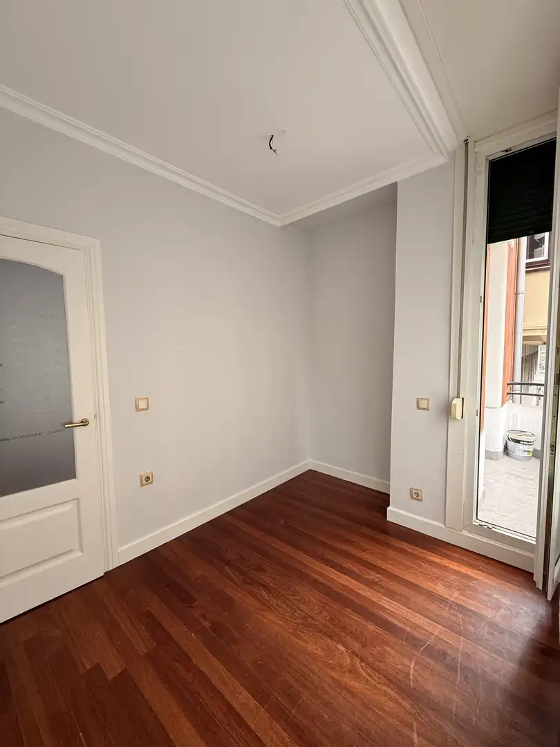 Bedroom of Flat for sale in Bilbao   with Balcony
