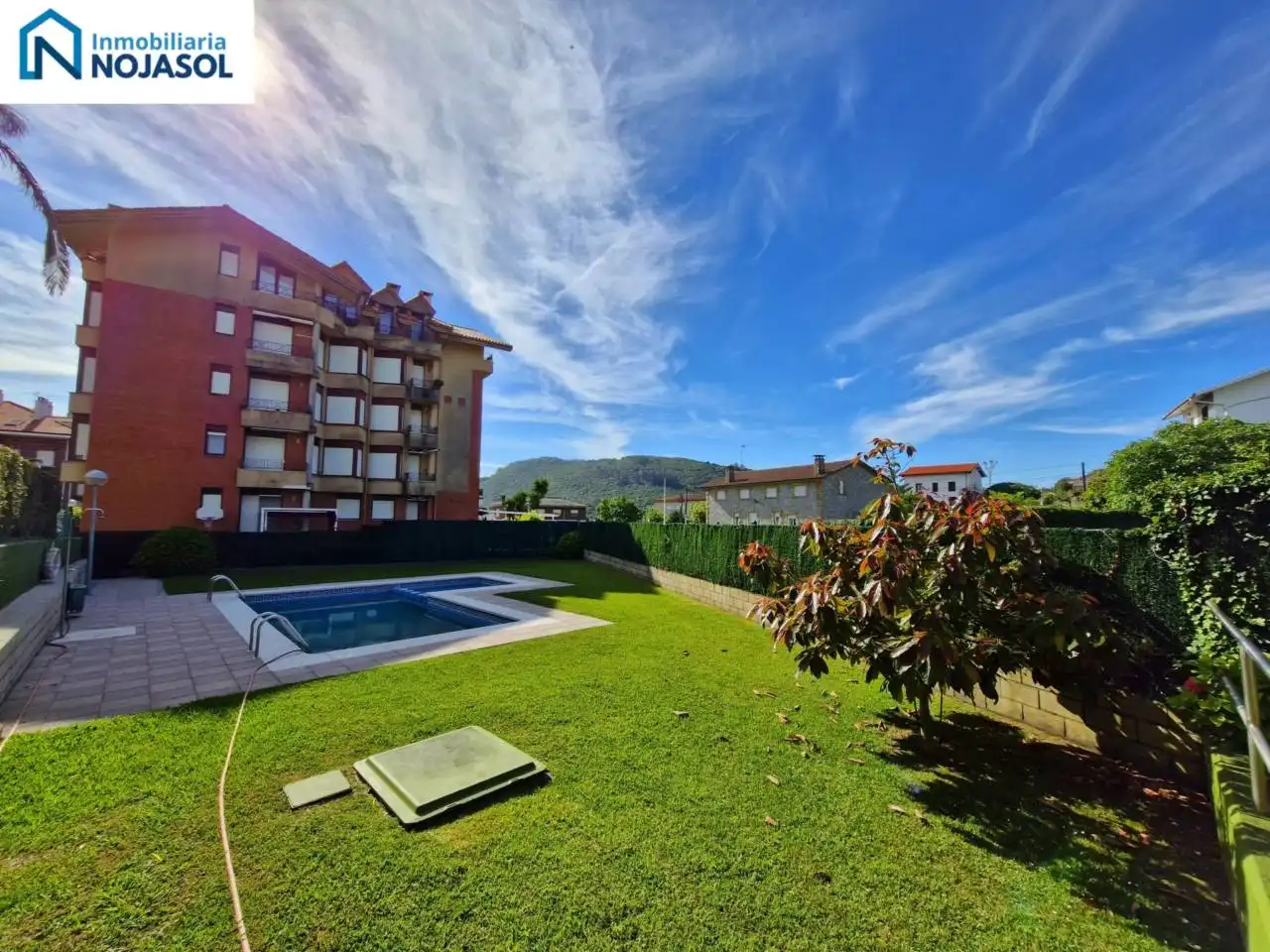 Piscina de Apartamento de alquiler en Noja con Calefacción, Trastero y Amueblado