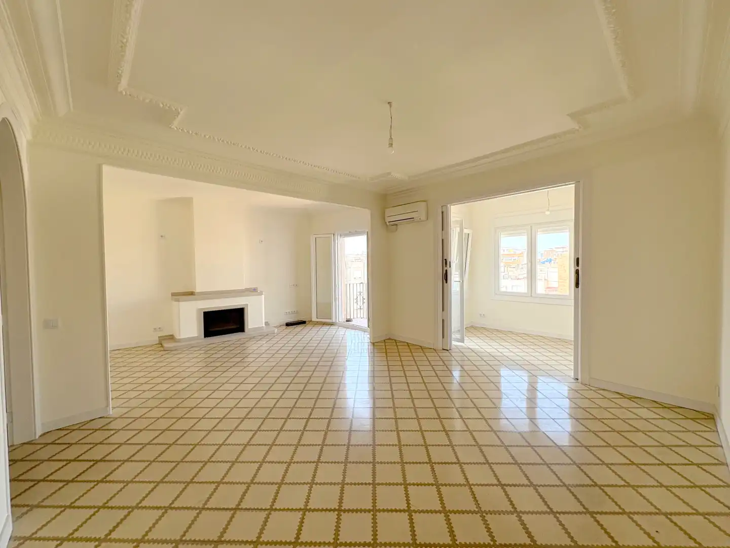 Flat with terrace to rent in Carrer de Muntaner, imagen 2