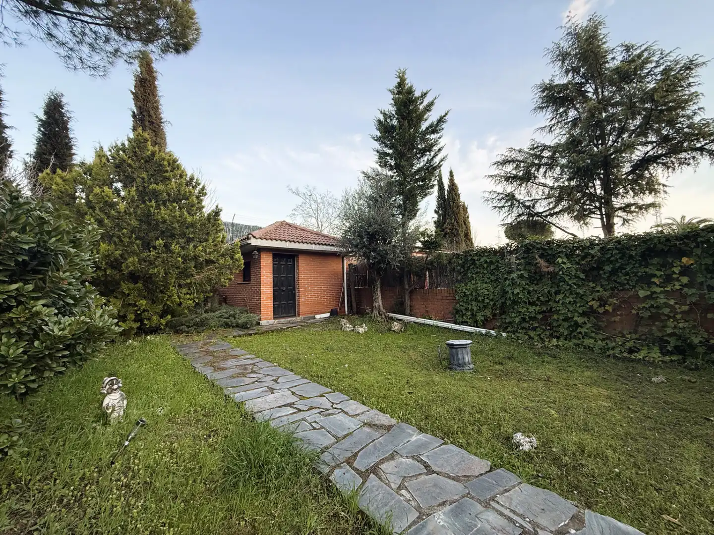 Jardí de Casa adosada en venda en Coslada amb Calefacció, Jardí privat i Terrassa