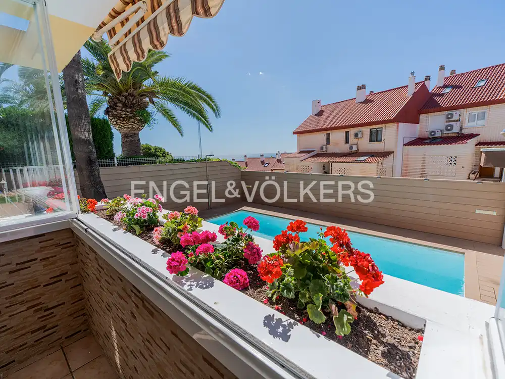Terrassa de Casa o xalet en venda en Alicante / Alacant amb Aire condicionat, Calefacció i Jardí privat
