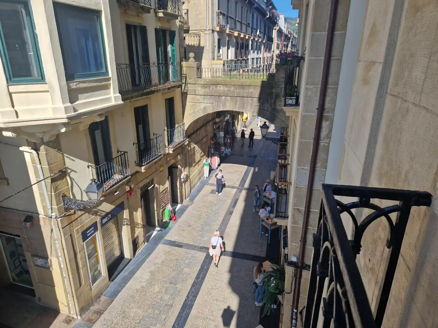 Vista exterior de Pis en venda en Donostia - San Sebastián  amb Calefacció i Balcó