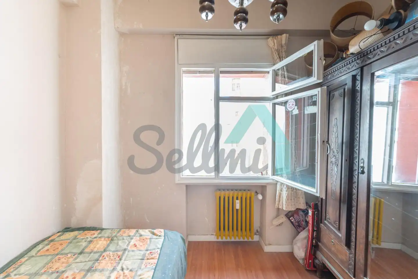 Habitación de Piso en venta en Oviedo  con Calefacción, Parquet y Terraza