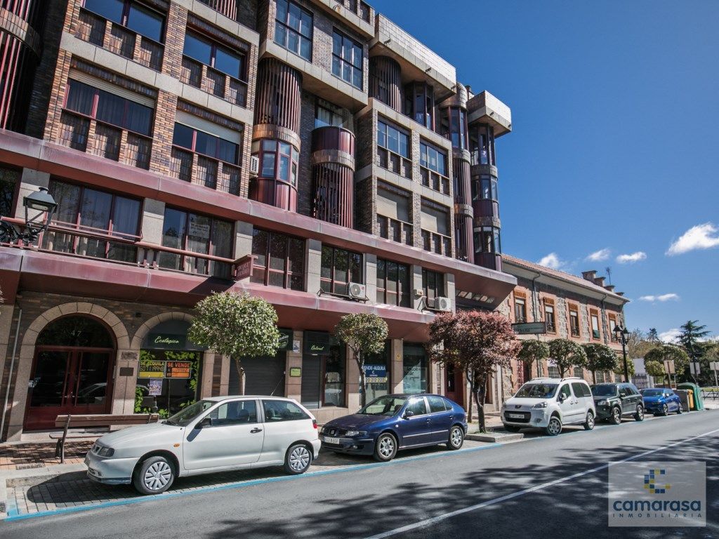Vista exterior de Local en venta en Ávila Capital