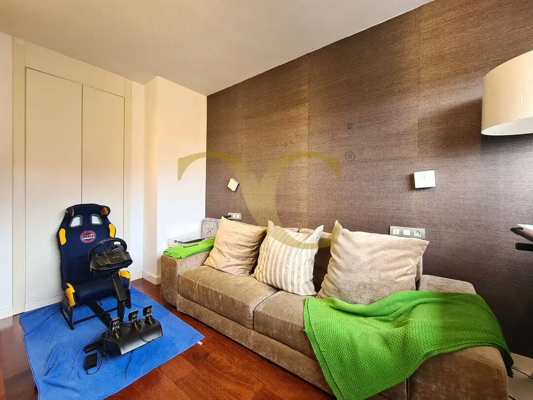 Wohnzimmer von Maisonette zum Verkauf in Oviedo  mit Heizung, Privatgarten und Terrasse