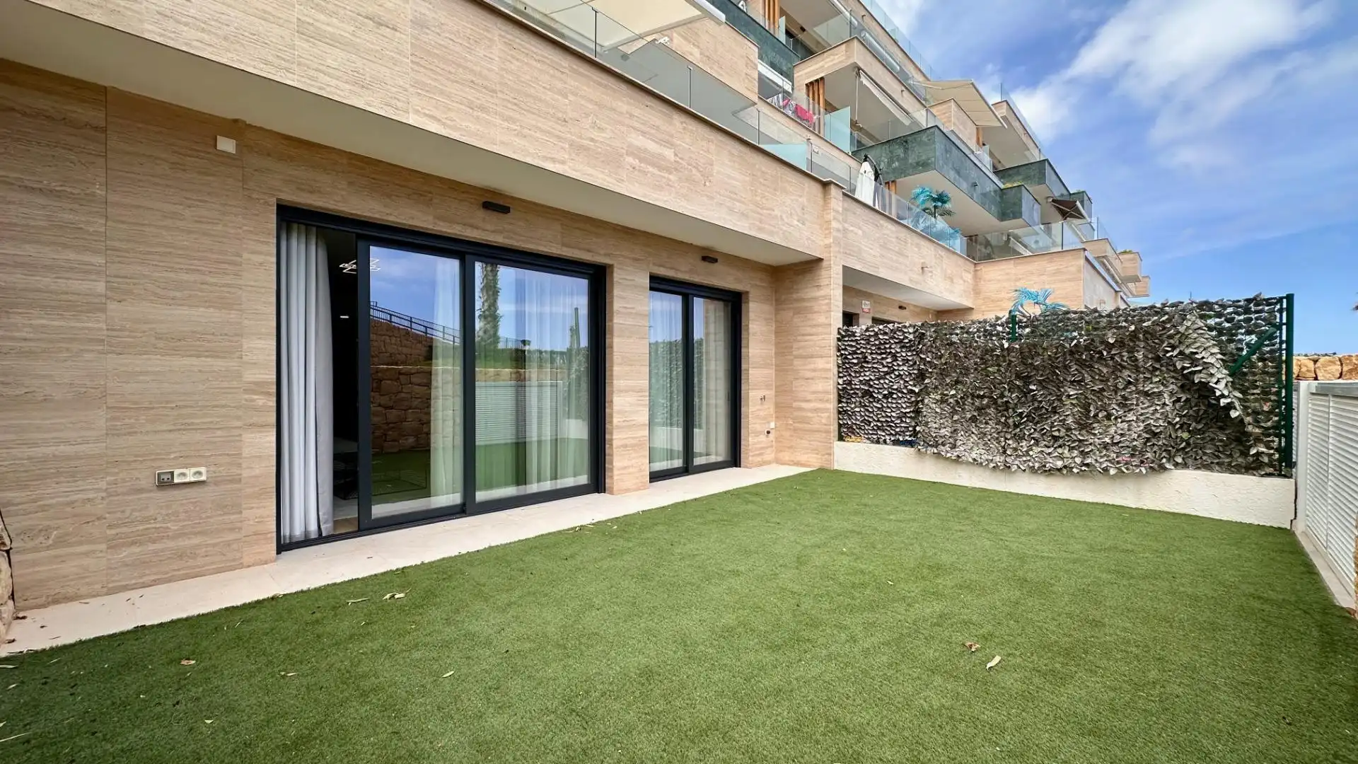 Terraza de Dúplex de alquiler en Finestrat con Aire acondicionado, Calefacción y Jardín privado