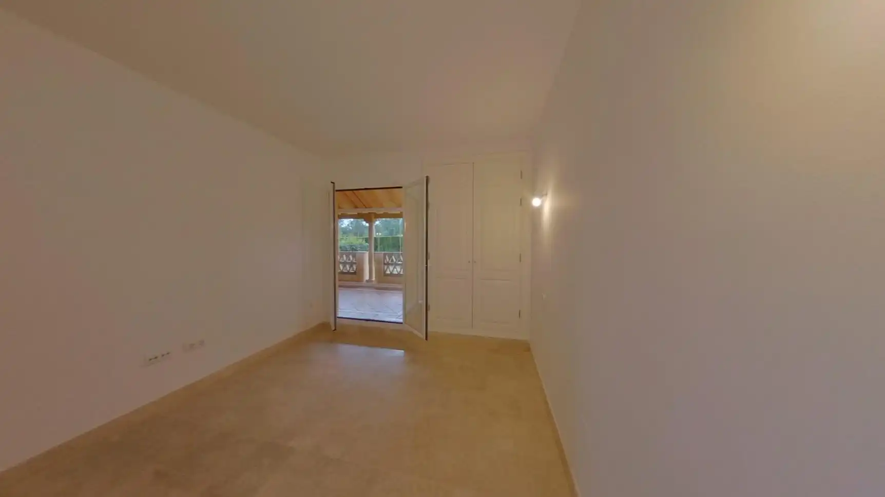 Flat for sale in Marbella  with Storage room and Swimming Pool