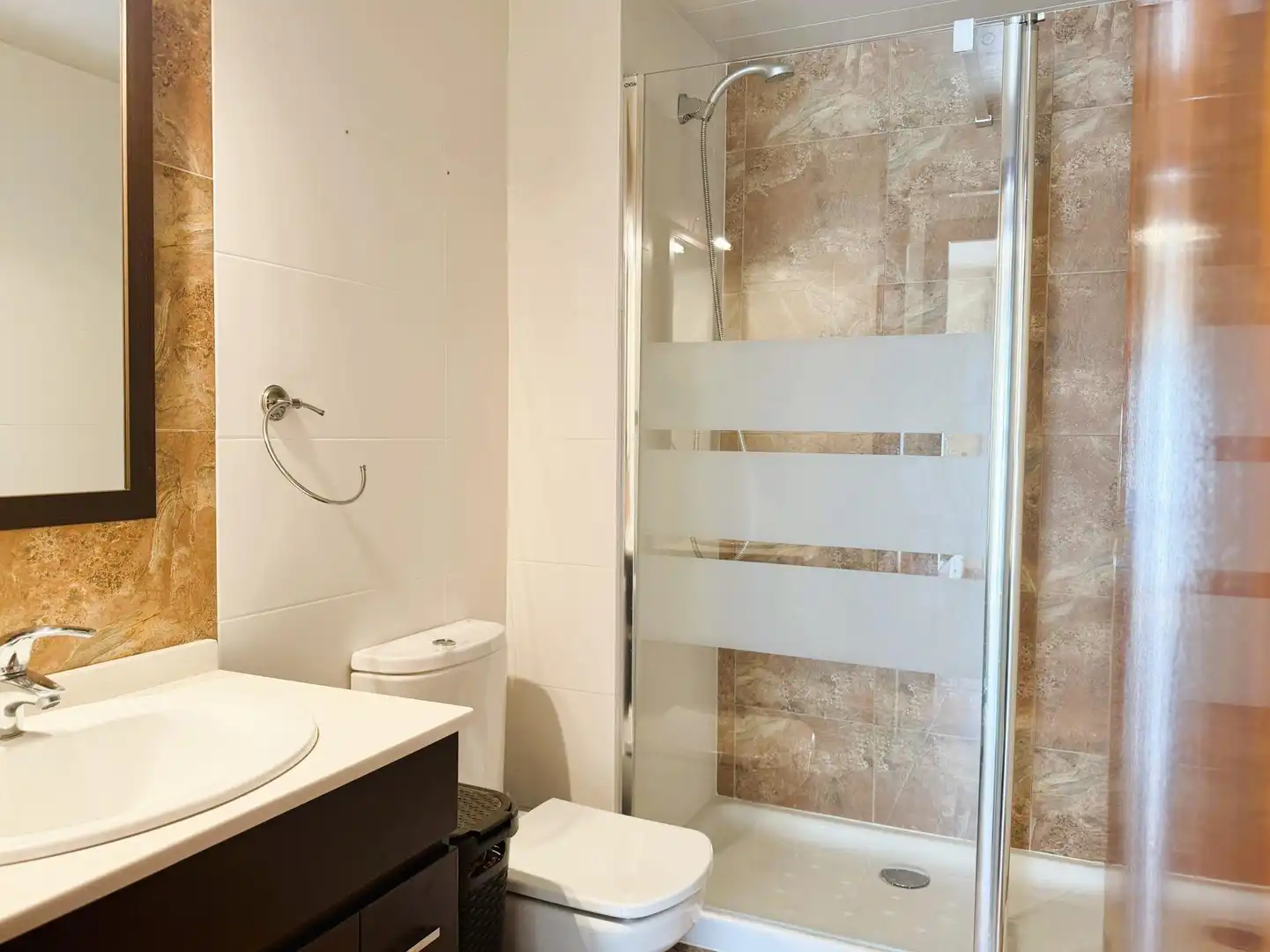 Badezimmer von Wohnung zum Verkauf in Guardiola de Berguedà mit Heizung und Ofen