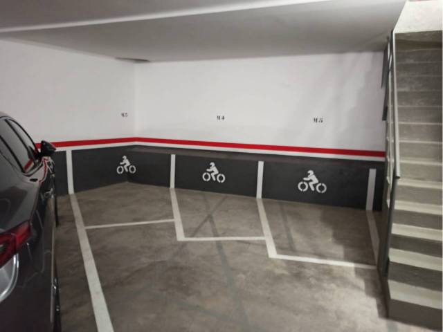 Garaje en Alquiler en Francesc Oller en Torrent d'en Pere Parres