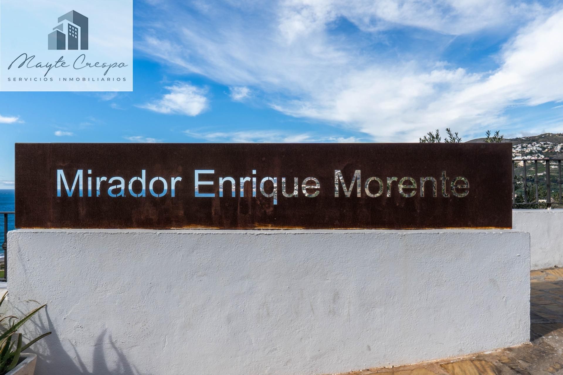 Vista exterior de Estudi en venda en Salobreña amb Aire condicionat i Terrassa