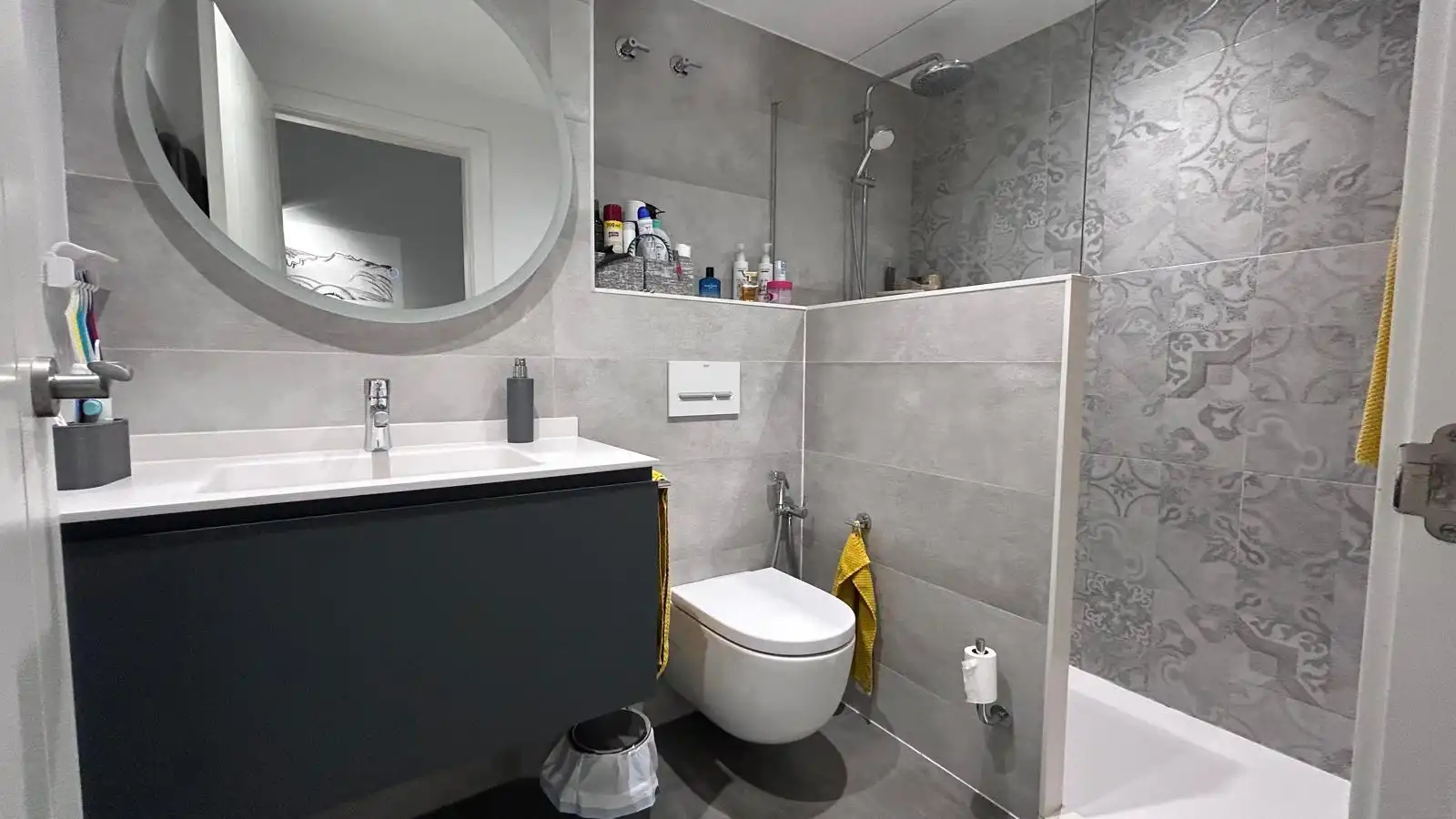 Baño de Planta baja en venta en Sant Boi de Llobregat con Trastero y Piscina