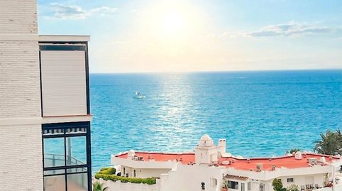 Exclusivo Estudio Reformado en Primera Línea de Playa en el Paseo Marítimo de Marbella