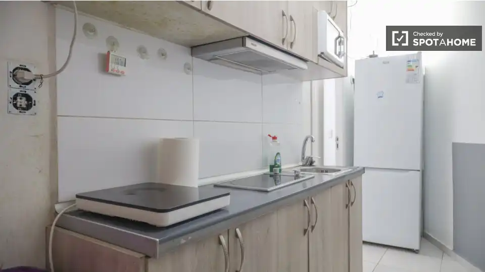 Habitación en Cortes - Huertas