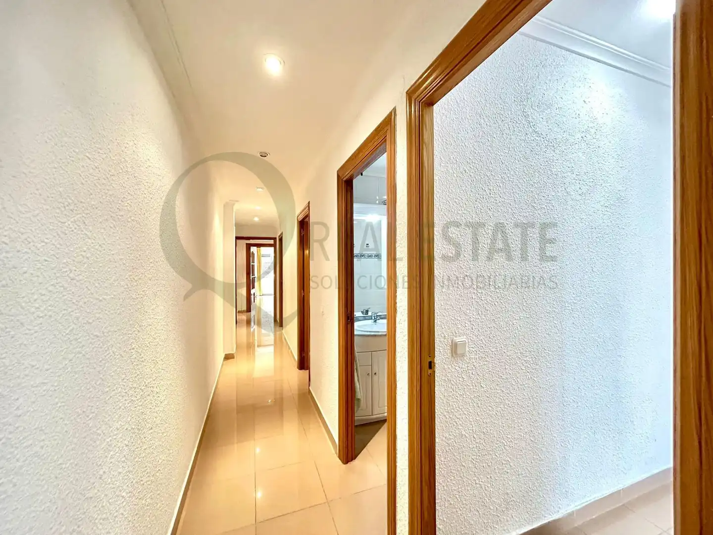 Piso de alquiler en Alicante / Alacant con Aire acondicionado, Calefacción y Terraza