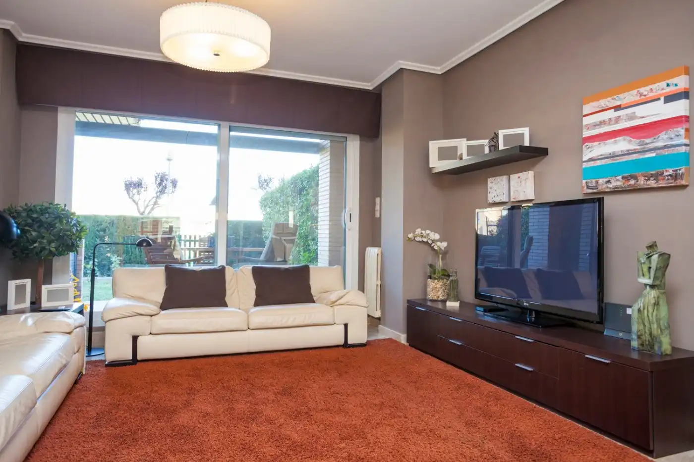 Living room of Detached homes for sale in Zaragoza  with Air Conditioner, Heating and Private garden