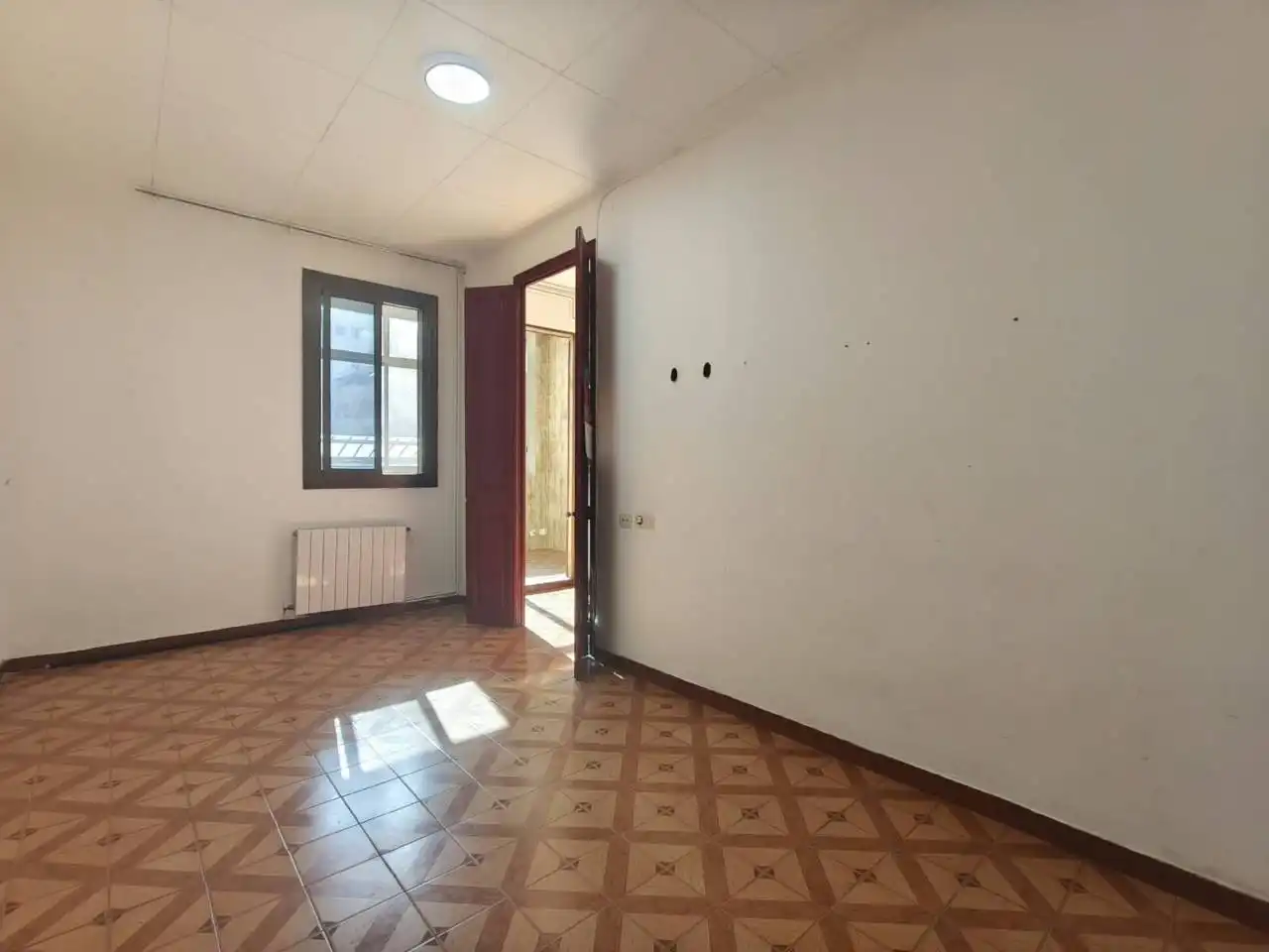Flat with terrace for sale in Calle Cabestany, imagen 2