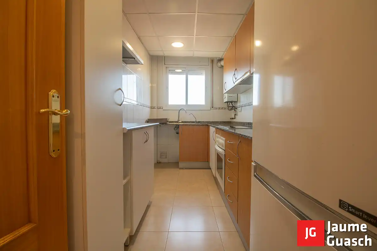 Küche von Wohnung zum Verkauf in Torredembarra mit Klimaanlage, Heizung und Balkon