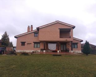 Vista exterior de Casa o xalet en venda en Quintana del Puente amb Calefacció, Jardí privat i Terrassa