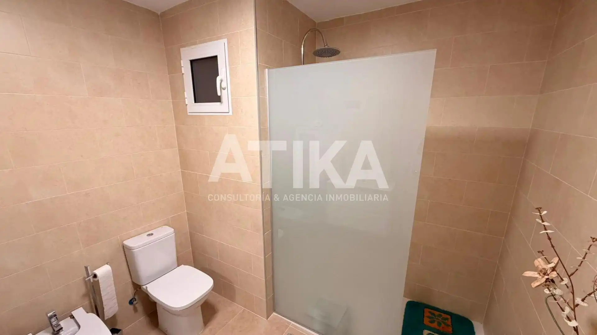 Bathroom of Flat for sale in Ontinyent  with Air Conditioner, Heating and Parquet flooring