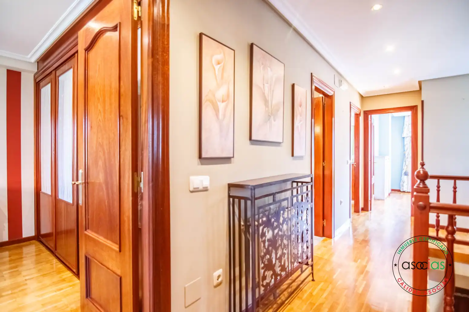 Casa adosada en venta en Grado con Calefacción, Jardín privado y Parquet