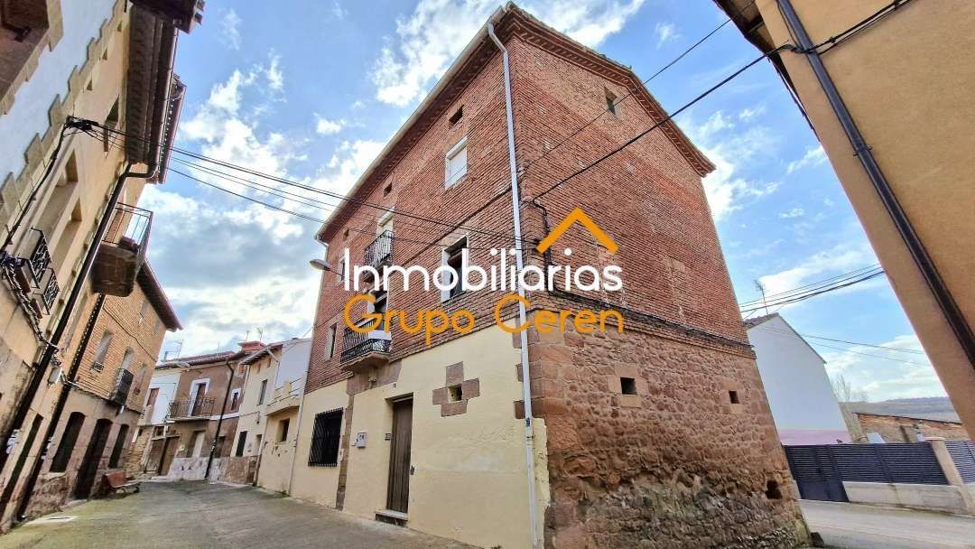 Vista exterior de Casa o xalet en venda en Canillas de Río Tuerto amb Calefacció, Terrassa i Traster
