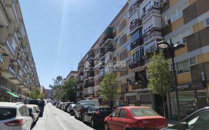 Vista exterior de Pis en venda en Alcorcón amb Aire condicionat, Terrassa i Balcó