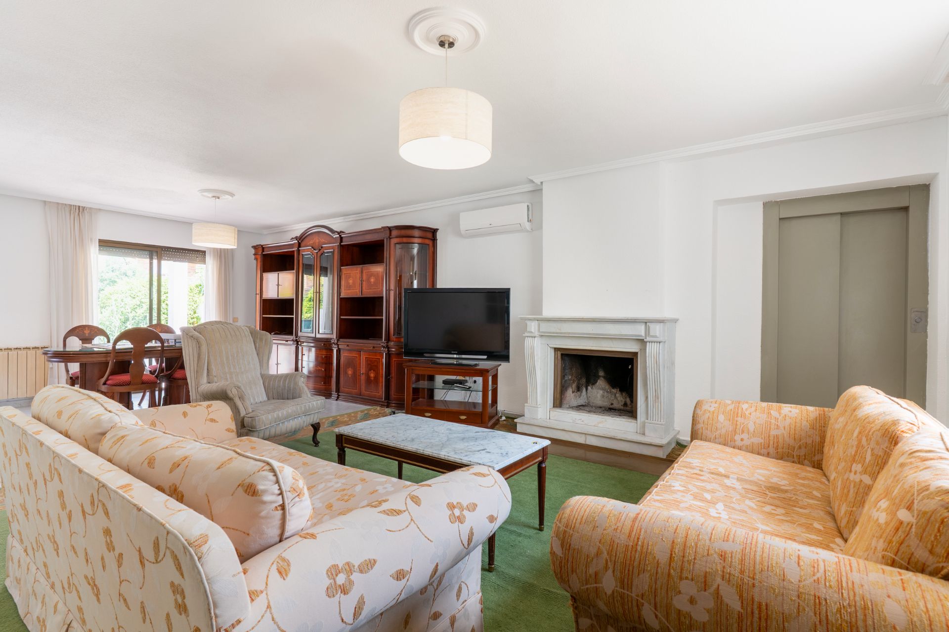 Living room of Single-family semi-detached for sale in Villanueva de la Cañada  with Air Conditioner, Heating and Private garden