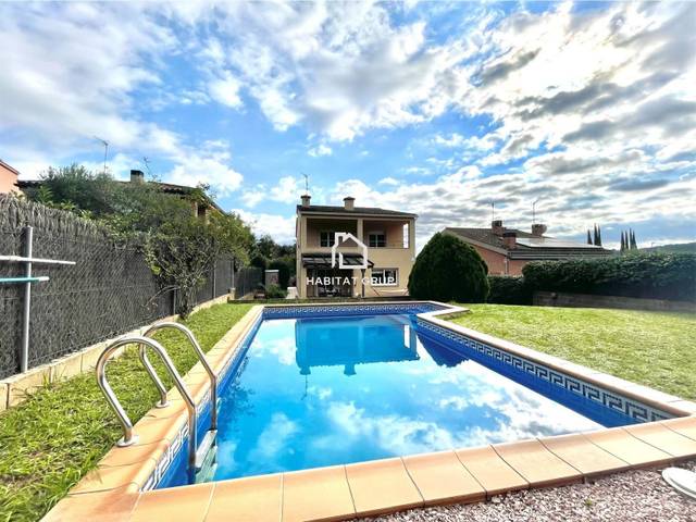 Casa-chalet en Venta en Palol de Revardit