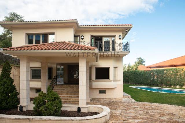 Piso en Venta en Calle de Guisando en Ciudad Universitaria