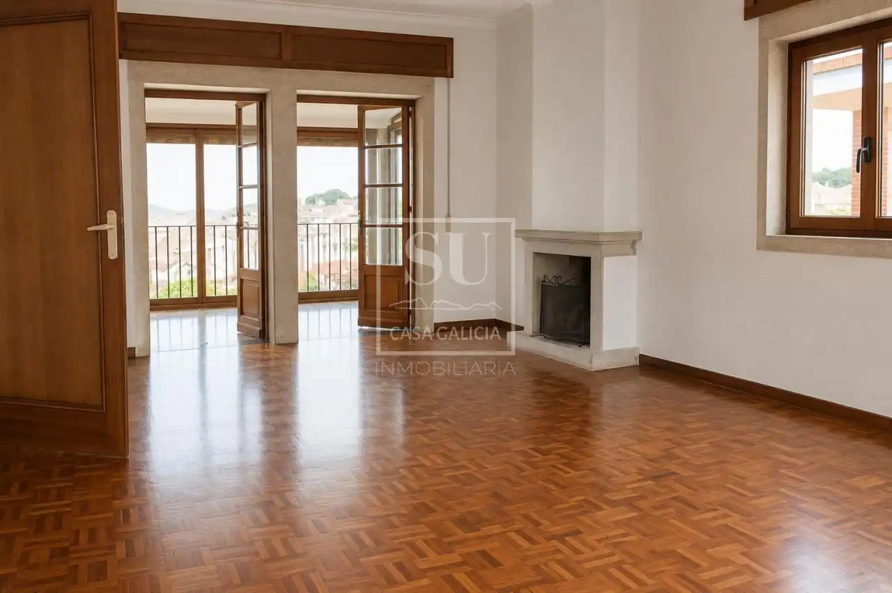 Sala d'estar de Casa o xalet en venda en Nigrán amb Calefacció, Jardí privat i Terrassa
