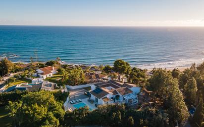 Vista exterior de Casa o xalet en venda en Mijas amb Aire condicionat, Calefacció i Jardí privat