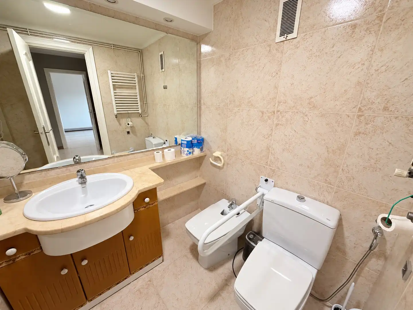 Badezimmer von Wohnung zur Miete in Sant Narcís