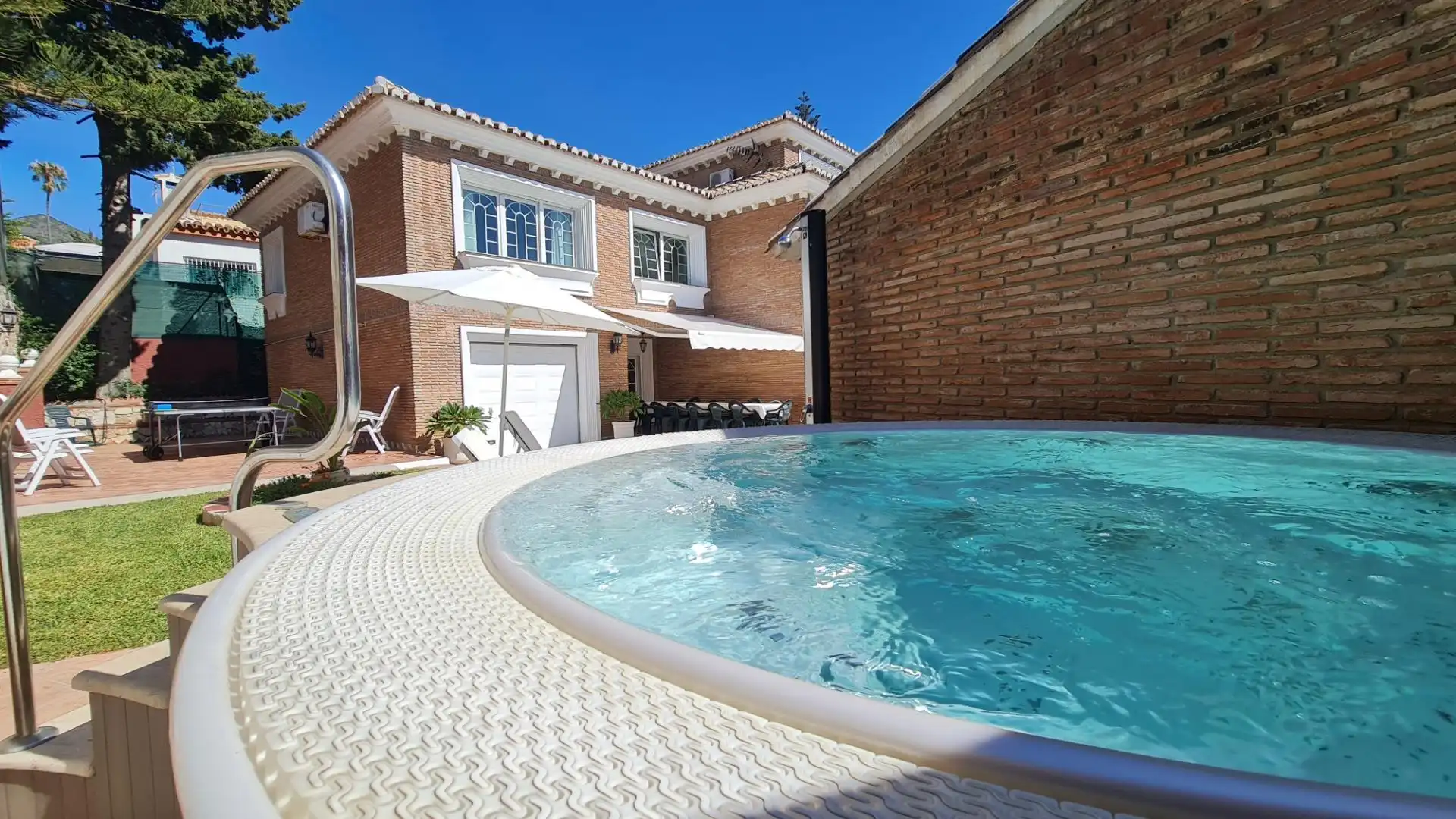 Swimming pool of Houses for sale in Benalmádena  with Air Conditioner, Heating and Private garden