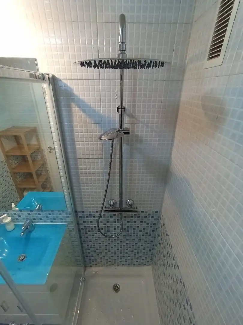Bathroom of Flat for rent in Parla  with Air Conditioner, Heating and Storage room