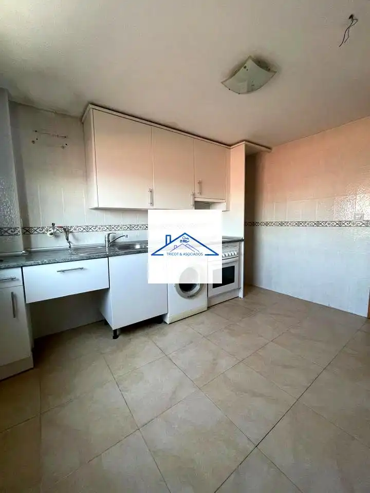 Kitchen of Flat for sale in Bargas  with Heating