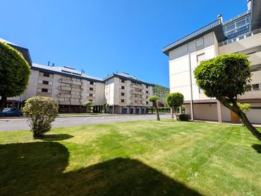 Apartamento con balcón en venta en Paseo Cardizal 15